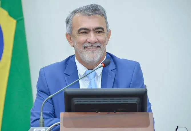 Amélio Cayres é reeleito presidente da ALETO. O parlamentar obteve 23 votos. 