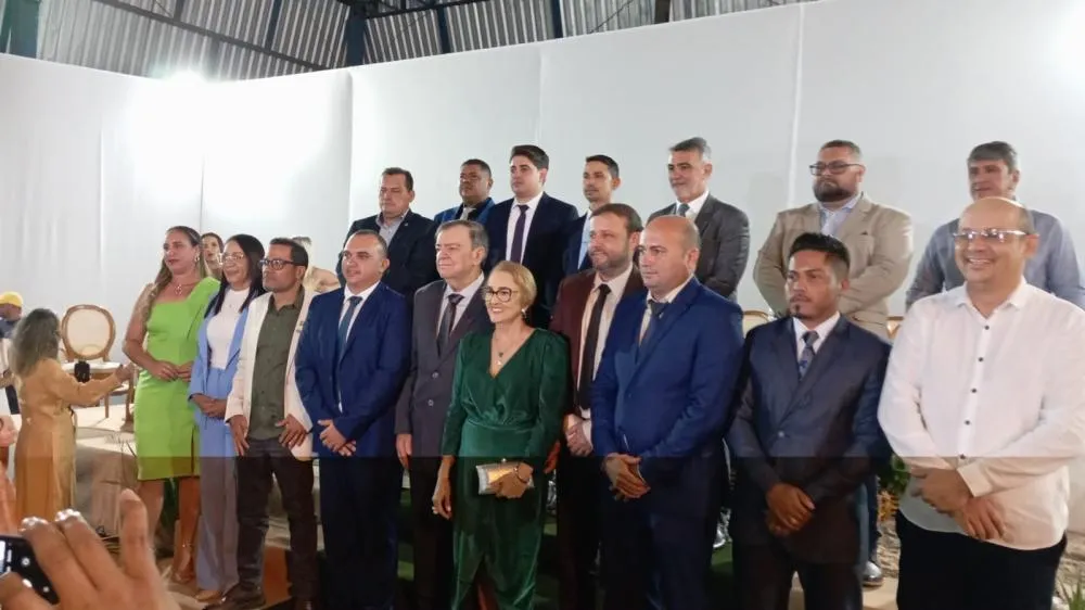 Antônio do Bar e vereadores eleitos e reeleitos tomam posse na noite desta quarta-feira 