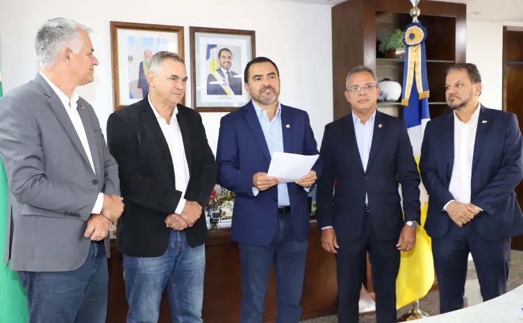 Governador Wanderlei Barbosa assina decreto que isenta imposto do peixe criado no Tocantins