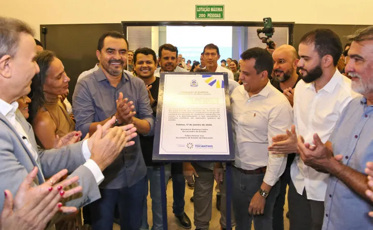 Amélio Cayres participa de inauguração de auditório em Taquaruçu. “Irá beneficiar muita gente“, disse ele 