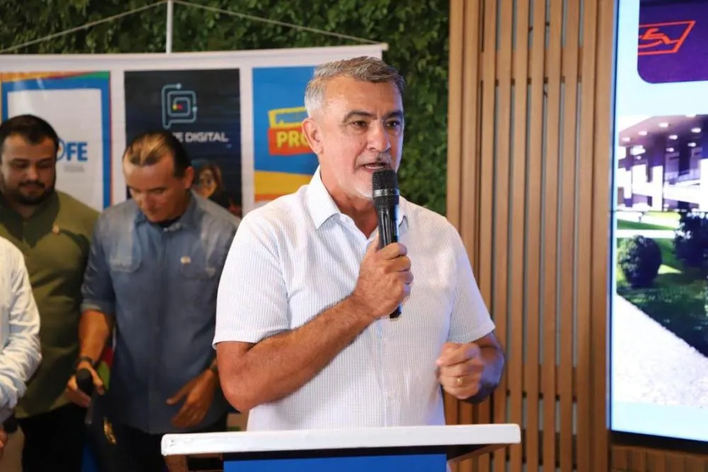 Em Lagoa da Confusão, Amélio Cayres participa da assinatura de ordem de serviço para construção de escola de tempo integral 