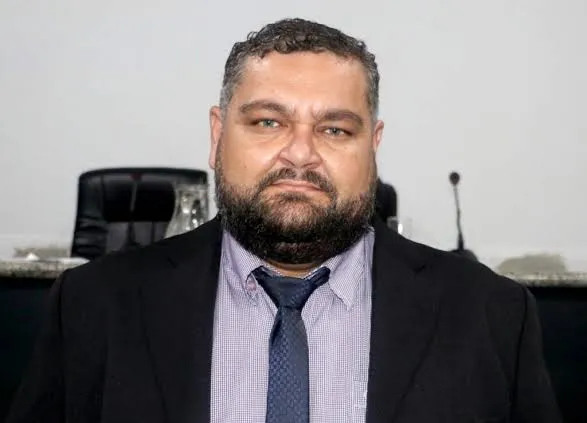 Vereador Luciano Caires apresenta requerimento para instalação de posto policial fixo na feira. “ajuda na redução de ocorrências“, disse ele