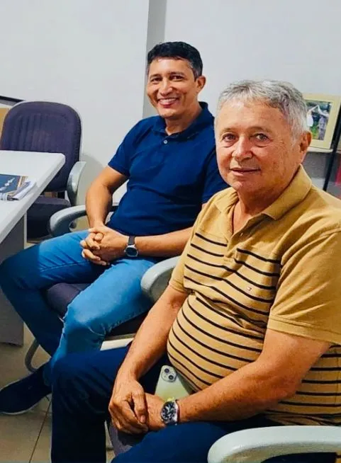Pré-candidato a deputado estadual, professor Adriano consegue apoio de José Anacleto e Carmem Alcântara, ex-prefeitos de Augustinópolis 