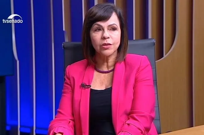 A estratégia da cola política. Ao mesmo tempo que nega desistência Dorinha diz: “só deixarei o Senado se o povo a chamar”. A dubiedade no argumento mostra o que pode acontecer 